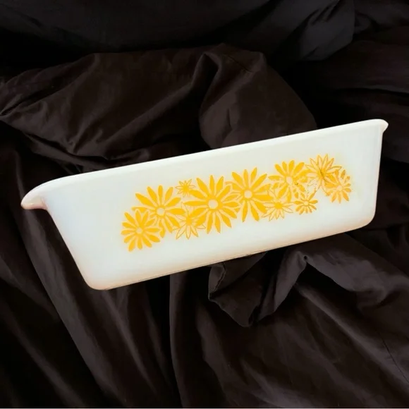 Vintage Milk Glass Baking Dish Sunflowers - Picture 7 of 7